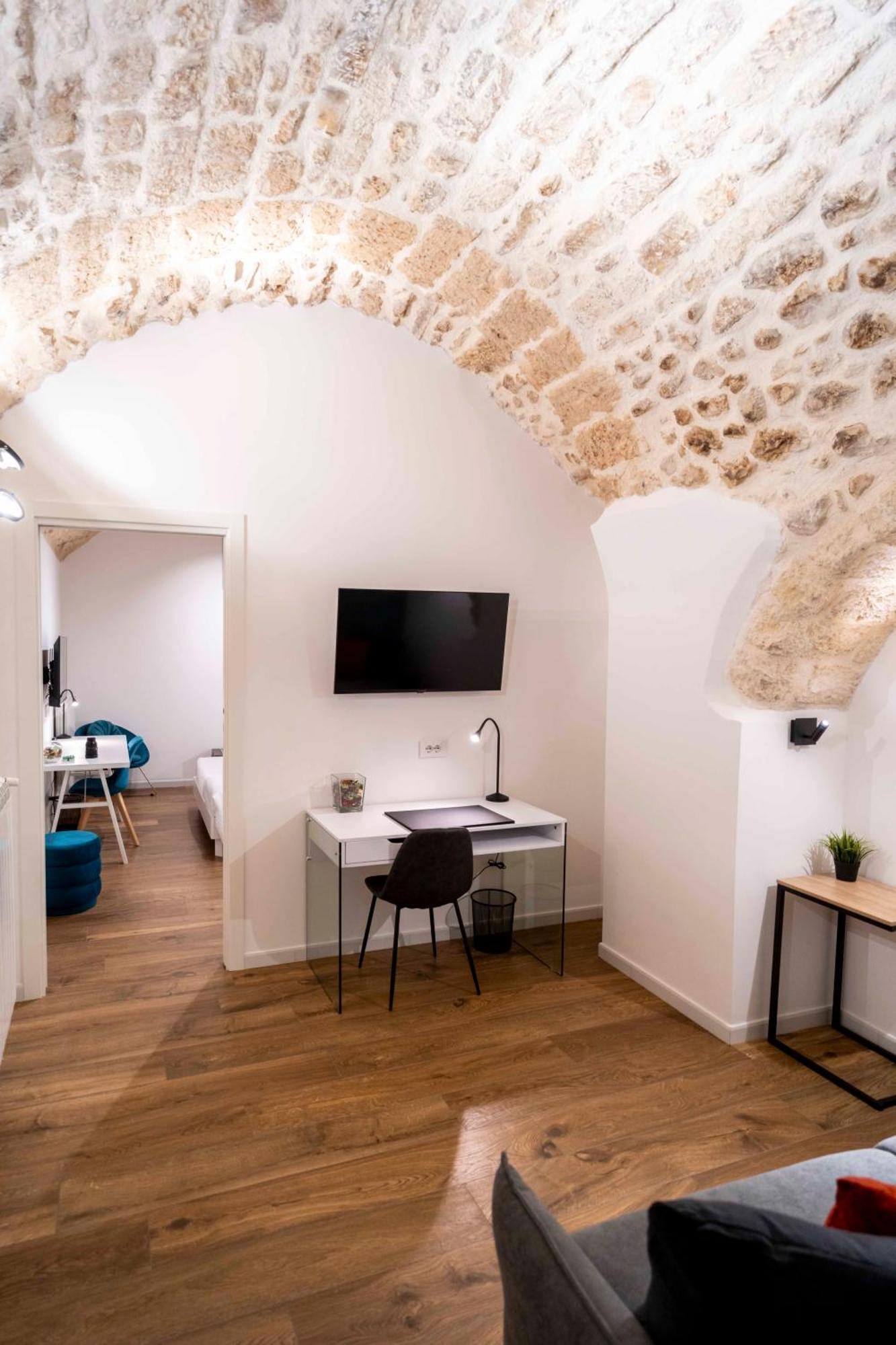 Castel Manfredi Apartments Manfredonia Bagian luar foto